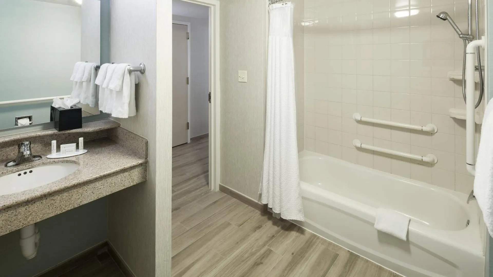 Courtyard Virginia Beach Oceanfront / North 37Th Street Hotel